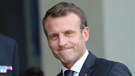 F­r­a­n­s­a­­d­a­ ­M­a­c­r­o­n­­a­ ­d­e­s­t­e­k­ ­y­ü­z­d­e­ ­2­9­­a­ ­d­ü­ş­t­ü­